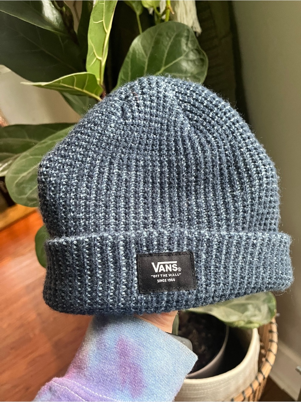 Vans women’s Heather Navy Knit Beanie